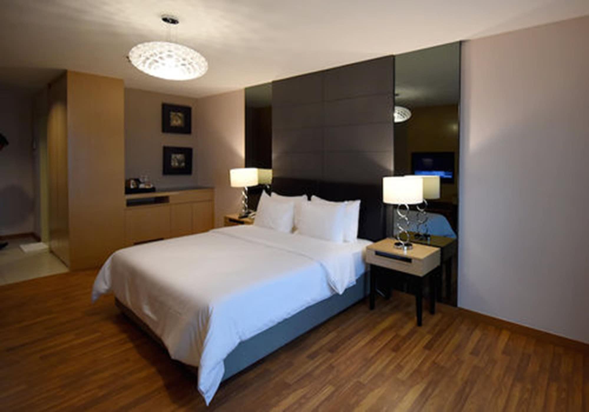 Imperial Heritage 4*