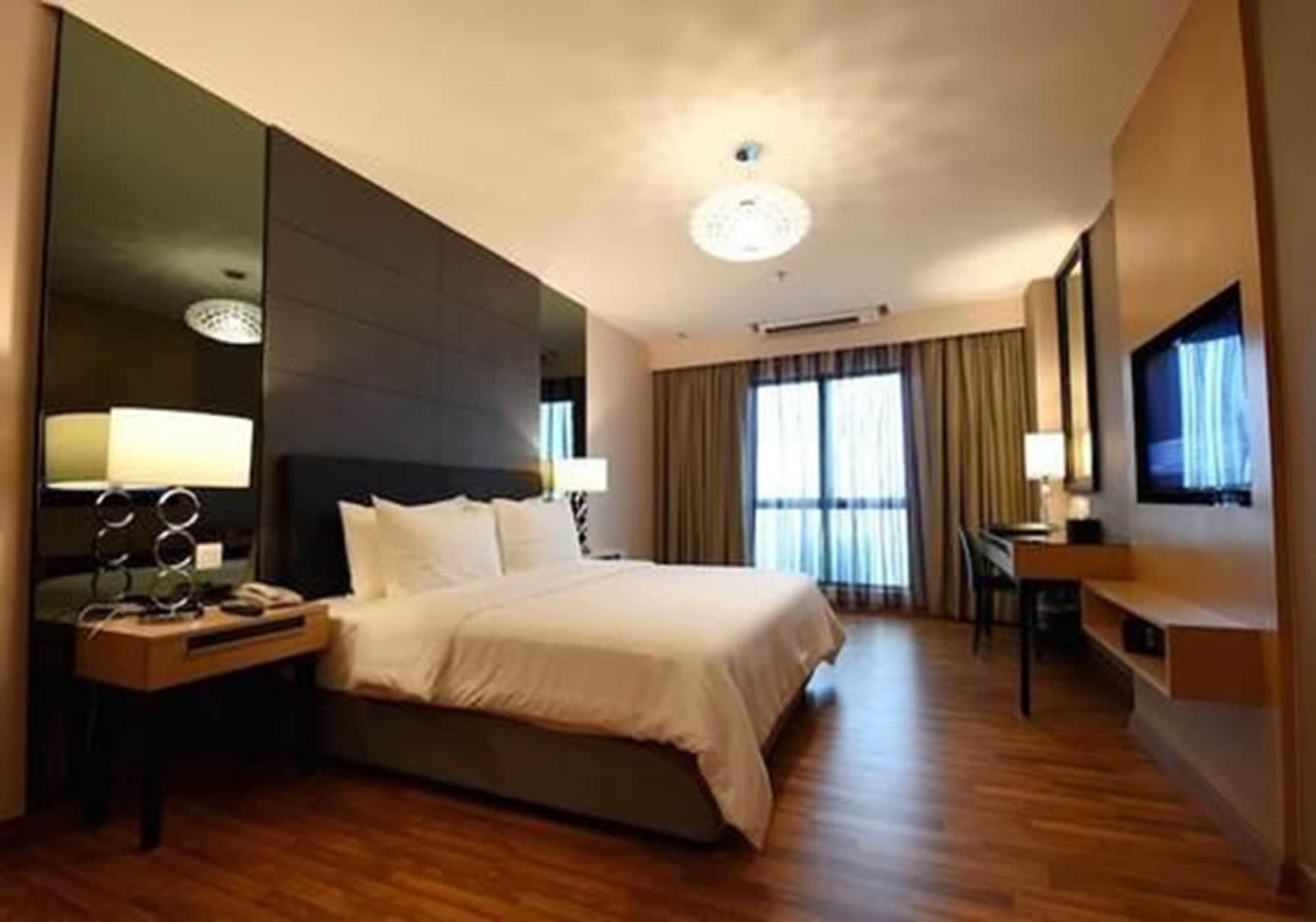 Imperial Heritage 4*
