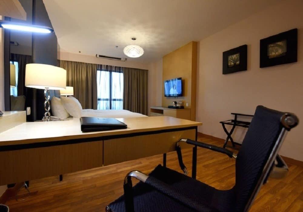 Imperial Heritage I Centre I Free Wifi I Free Parking L Free Club Lounge Access Hotel Malacca